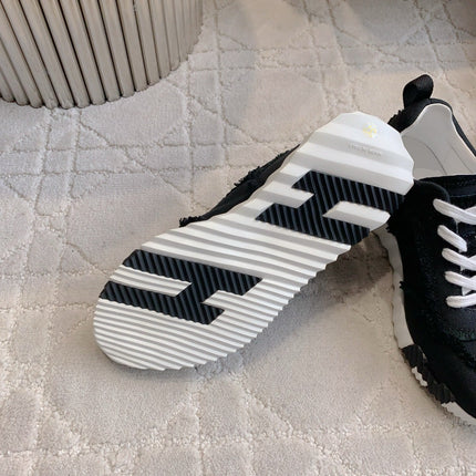 HM SNEAKER LOW SPORTS IN BLACK MESH