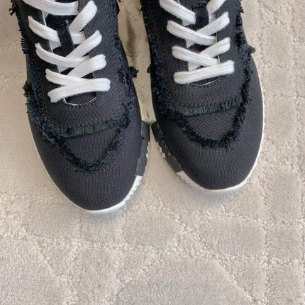 HM SNEAKER LOW SPORTS IN BLACK MESH