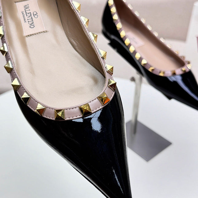 ROCKSTUD FLAT PUMP IN BLACK CALFSKIN