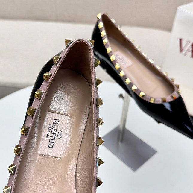 ROCKSTUD FLAT PUMP IN BLACK CALFSKIN