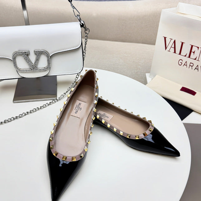 ROCKSTUD FLAT PUMP IN BLACK CALFSKIN