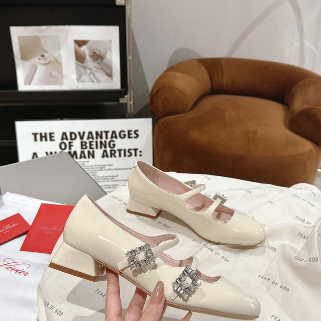 MINI TRES VIVIER STRASS BUCKLE BABIES BALLERINAS IN OFF WHITE PATENT CALFSKIN