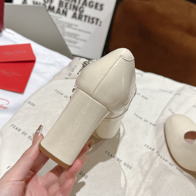 TRÈS VIVIER MARY JANE DOUBLE-STRAP PUMPS IN OFF WHITE PATENT CALFSKIN