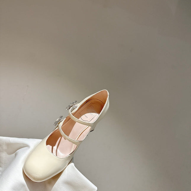 TRÈS VIVIER MARY JANE DOUBLE-STRAP PUMPS IN OFF WHITE PATENT CALFSKIN