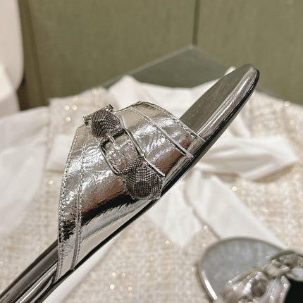 CAGOLE FLAT SANDALS IN SILVER WAX-OIL SHEEPSKIN