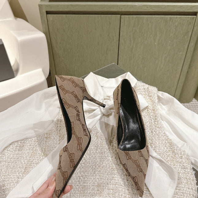 POINTED HIGH PUMPS IN BEIGE MONOGRAM JACQUARD FABRIC