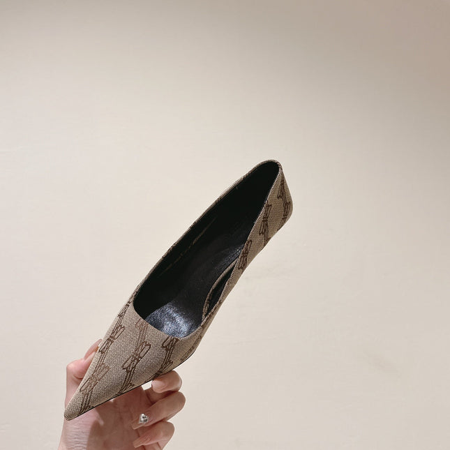 POINTED HIGH PUMPS IN BEIGE MONOGRAM JACQUARD FABRIC