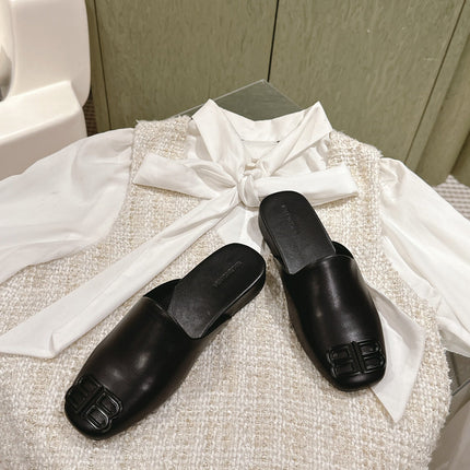 BLACK SHINY LAMBSKIN SQUARE TOE FLAT MULES BLACK BUCKLE