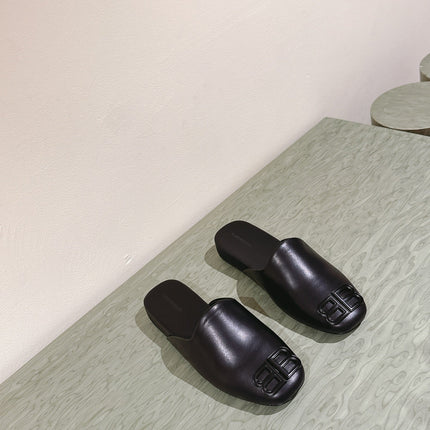 BLACK SHINY LAMBSKIN SQUARE TOE FLAT MULES BLACK BUCKLE