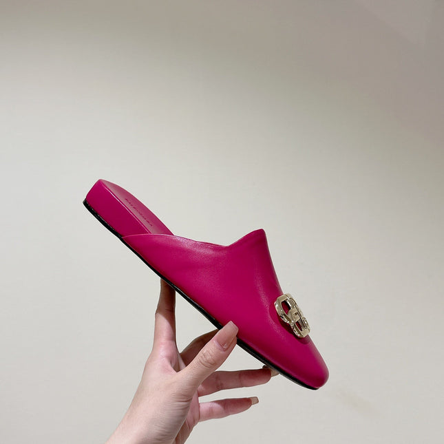 FLAT MULES IN DEEP PINK SMOOTH CALFSKIN GOLD BUCKLE