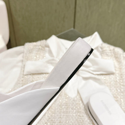 FLAT MULES IN WHITE SMOOTH CALFSKIN SILVER BUCKLE