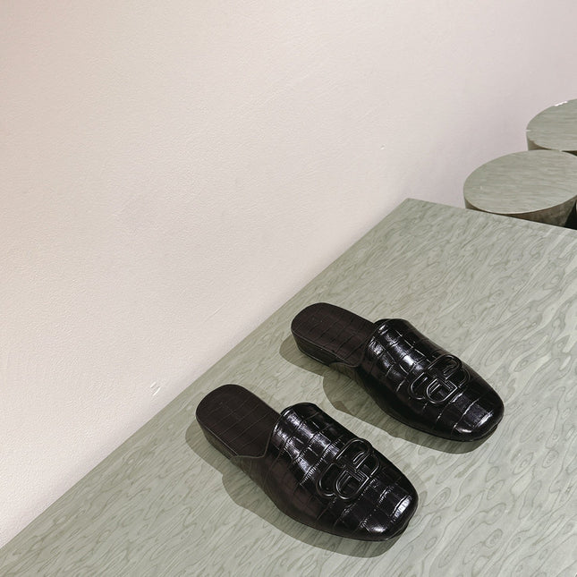 FLAT MULES IN BLACK CROCODILE EMBOSSED GLOSSY CALFSKIN