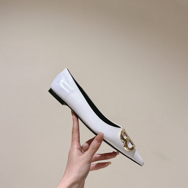 POINTED BB GOLD BUCKLE BALLET FLAT IN WHITE SHINY LAMBSKIN