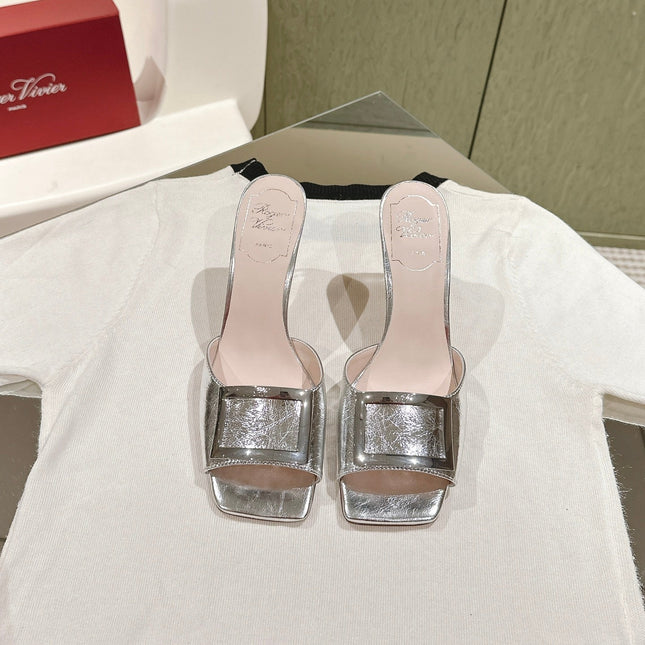 TRUMPET METALLIC MULES IN SILVER PATENT CALFSKIN