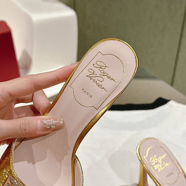 TRUMPET METALLIC MULES IN GOLD PATENT CALFSKIN