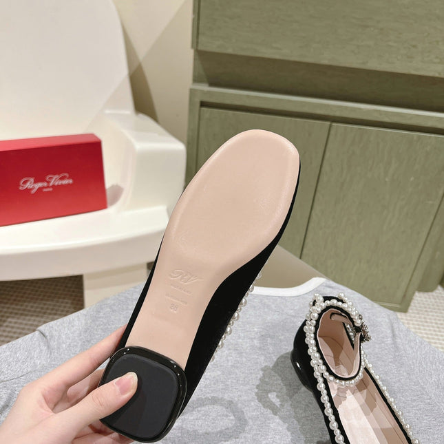 BALLERINAS MARY JANE IN BLACK SUEDE WITH PEARL TRIM