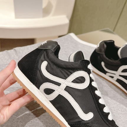LW FLOW RUNNER TRAINERS IN BLACK SUEDE AND MESH