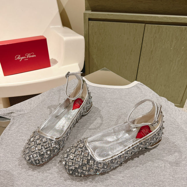 BALLERINAS IN SILVER FABRIC WITH CRYSTAL DETAILING
