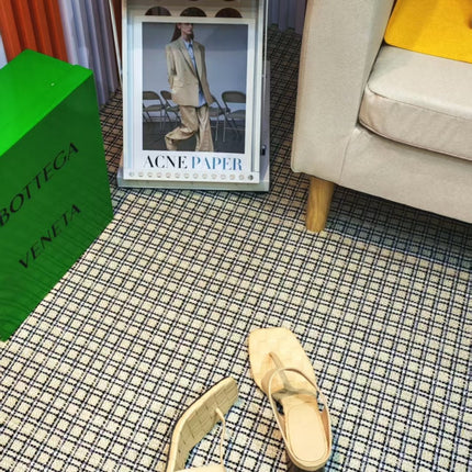 MARELLA THONG IN PALE YELLOW CALFSKIN WITH SIGNATURE INTRECCIATO INSOLE