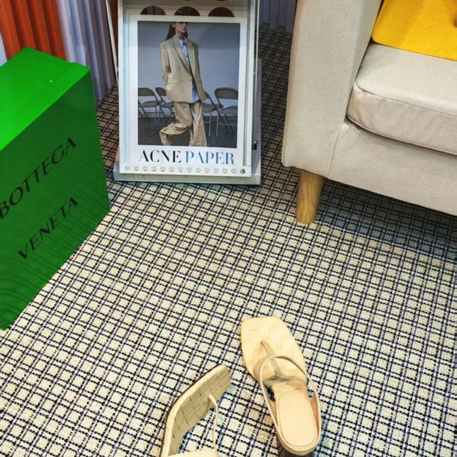 MARELLA THONG IN PALE YELLOW CALFSKIN WITH SIGNATURE INTRECCIATO INSOLE