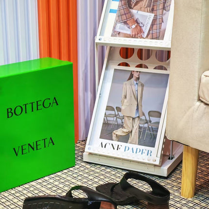 MARELLA THONG IN BLACK CALFSKIN WITH SIGNATURE INTRECCIATO INSOLE