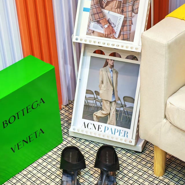 MARELLA THONG IN BLACK CALFSKIN WITH SIGNATURE INTRECCIATO INSOLE