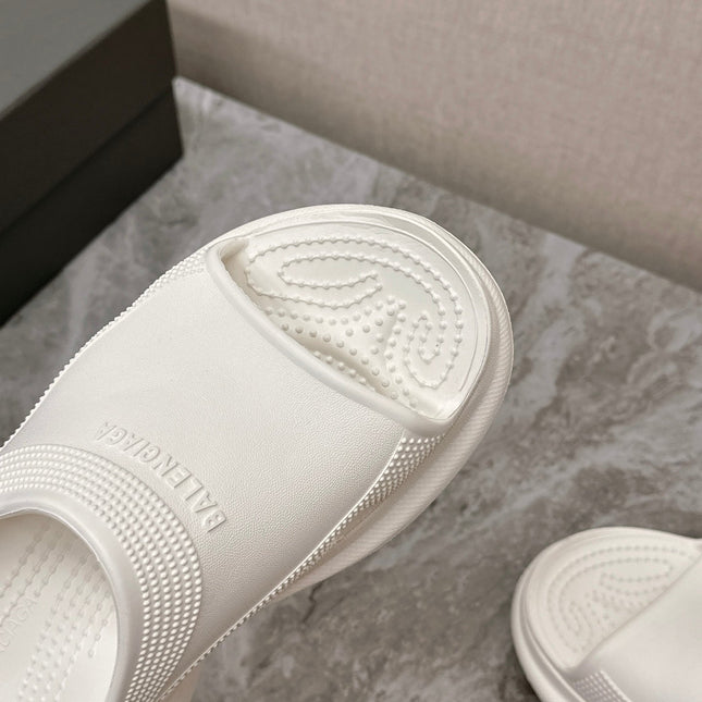 POOL CROCS SLIDE SANDAL IN WHITE RUBBER