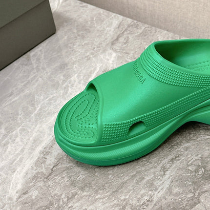 POOL CROCS SLIDE SANDAL IN GREEN RUBBER
