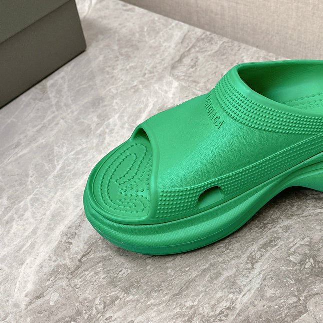 POOL CROCS SLIDE SANDAL IN GREEN RUBBER