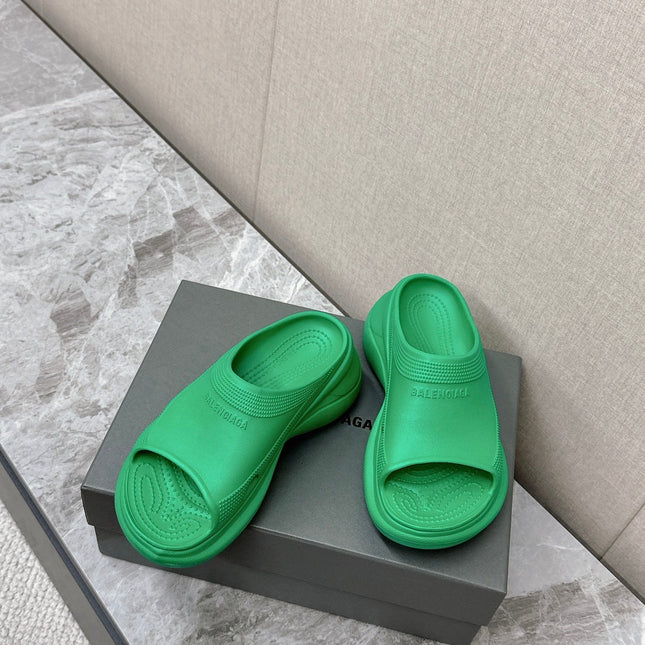 POOL CROCS SLIDE SANDAL IN GREEN RUBBER