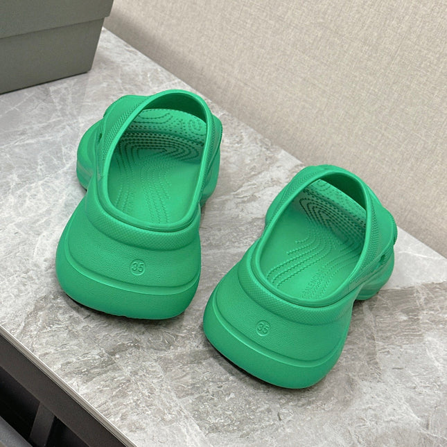 POOL CROCS SLIDE SANDAL IN GREEN RUBBER