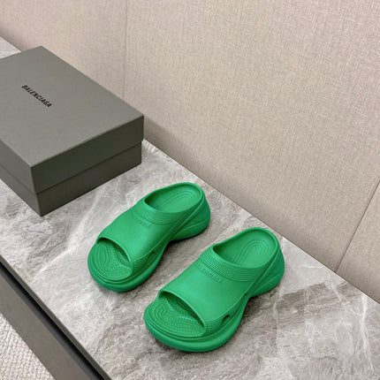 POOL CROCS SLIDE SANDAL IN GREEN RUBBER