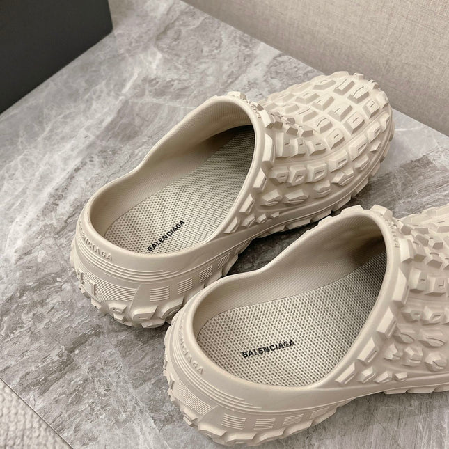 BOUNCER CLOG IN BEIGE RUBBER