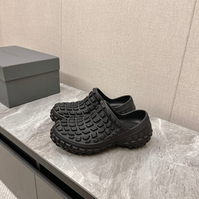 BOUNCER CLOG IN BLACK RUBBER