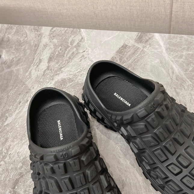 BOUNCER CLOG IN BLACK RUBBER