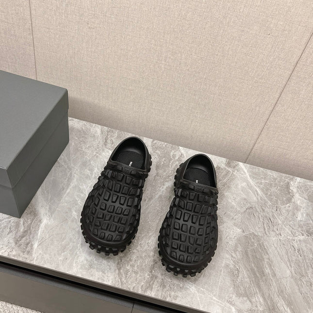 BOUNCER CLOG IN BLACK RUBBER