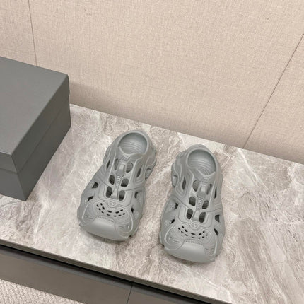 CUT-OUT MULES IN GRAY RUBBER