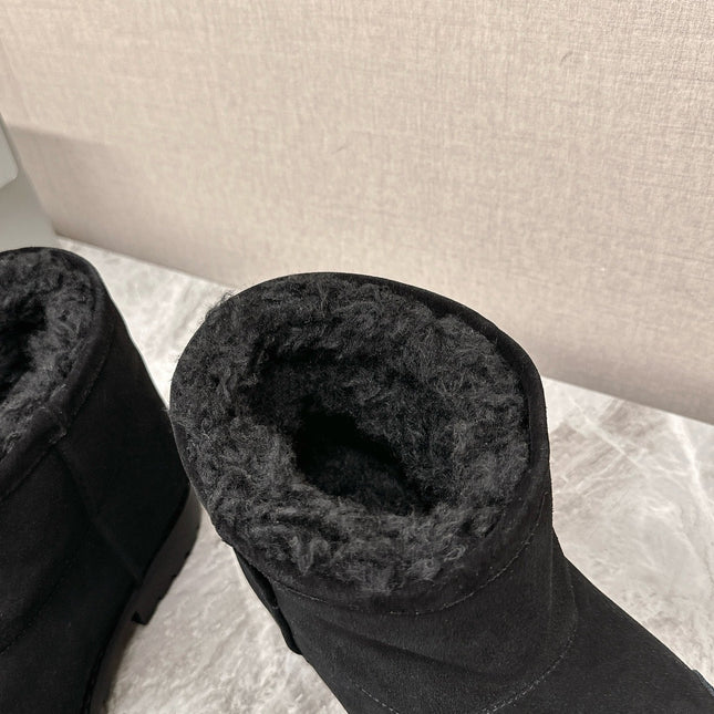 ALASKA BOOTIE IN BLACK SUEDE AND WOOL LINING