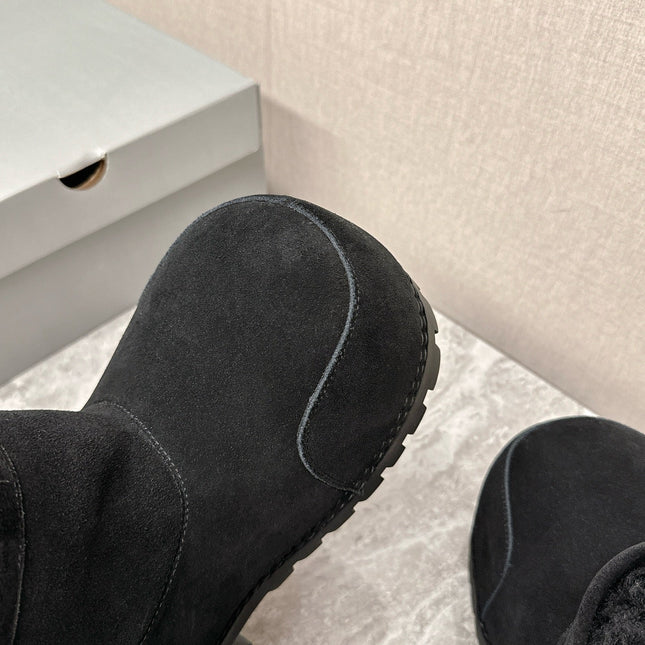 ALASKA BOOTIE IN BLACK SUEDE AND WOOL LINING