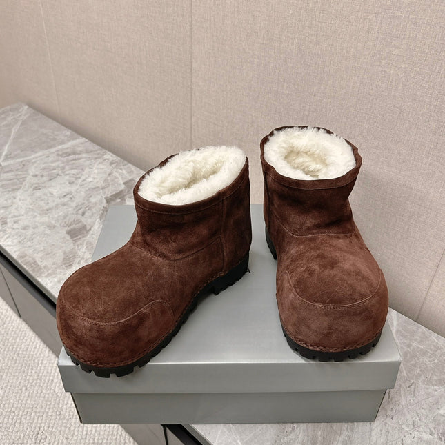 ALASKA BOOTIE IN CHOCOLATE SUEDE AND WOOL LINING