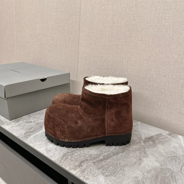 ALASKA BOOTIE IN CHOCOLATE SUEDE AND WOOL LINING