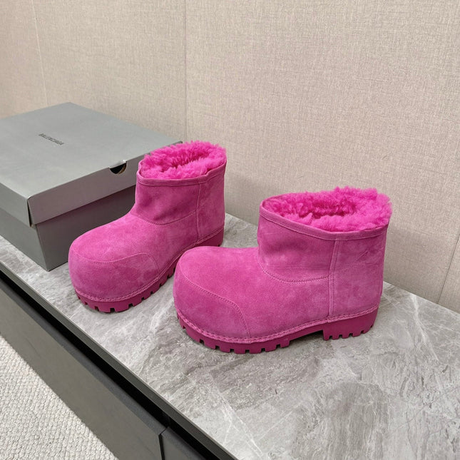ALASKA BOOTIE IN DEEP PINK SUEDE AND WOOL LINING