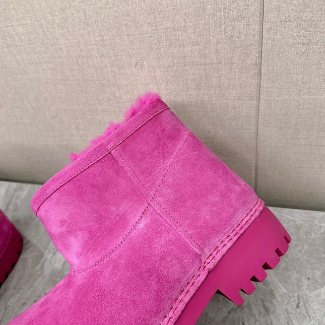ALASKA BOOTIE IN DEEP PINK SUEDE AND WOOL LINING