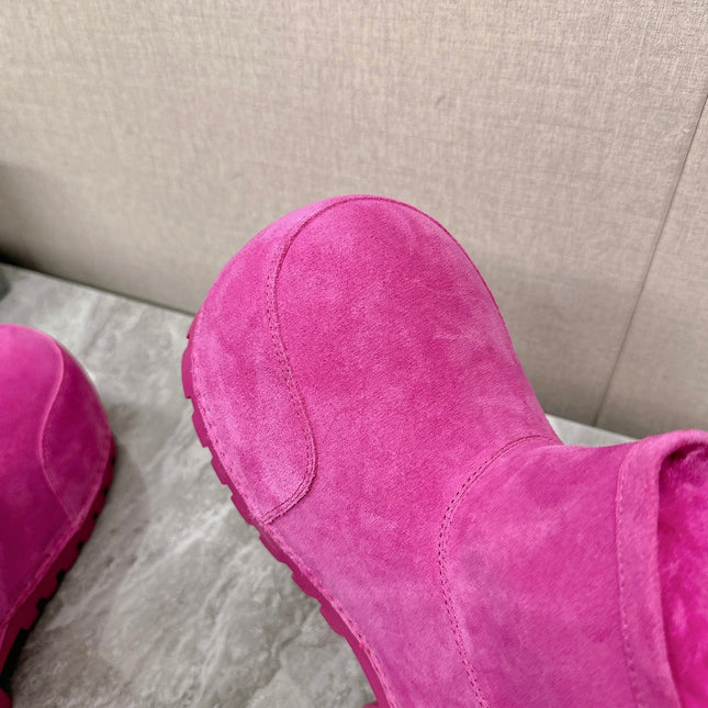 ALASKA BOOTIE IN DEEP PINK SUEDE AND WOOL LINING