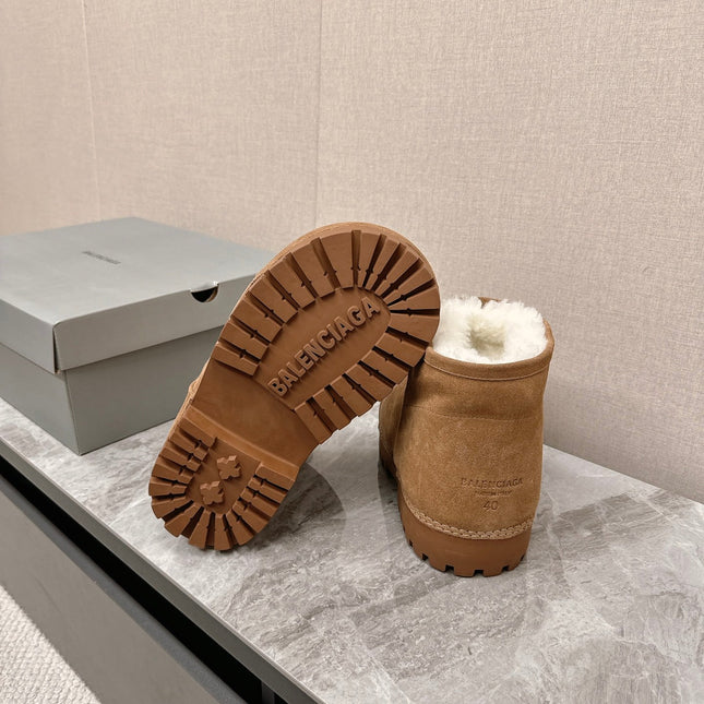 ALASKA BOOTIE IN CIDER BROWN SUEDE AND WOOL LINING