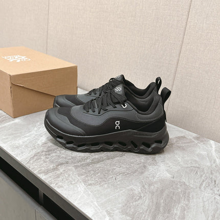 RUN SNEAKER IN BLACK SUEDE AND MESH FABRIC