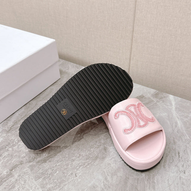 THICK-SOLED SLIDES IN LIGHT PINK SMOOTH LAMBSKIN LOGO WITH CRYSTALS