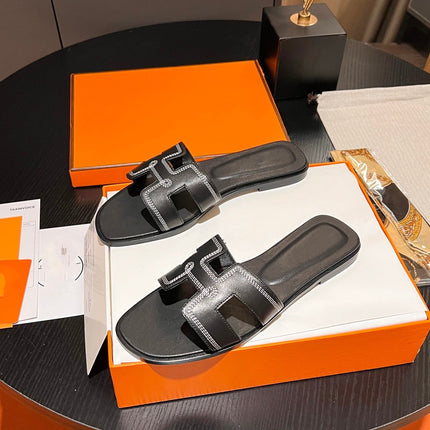 0RAN SANDAL Calfskin Black