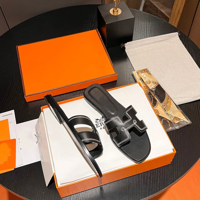 0RAN SANDAL Calfskin Black