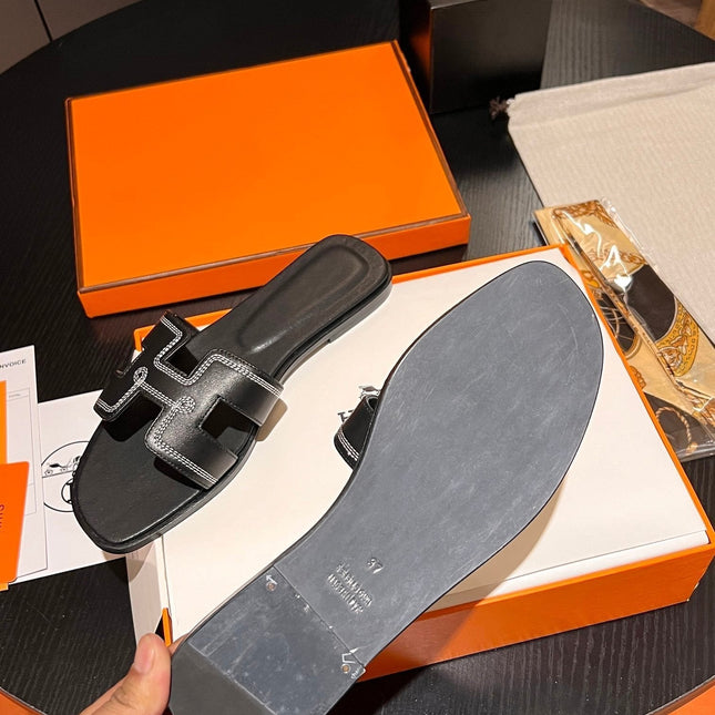 0RAN SANDAL Calfskin Black